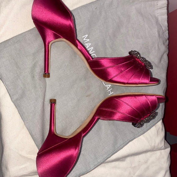 Manolo Blahnik Hangisi Satin D'Orsay pump - Picture 9 of 10